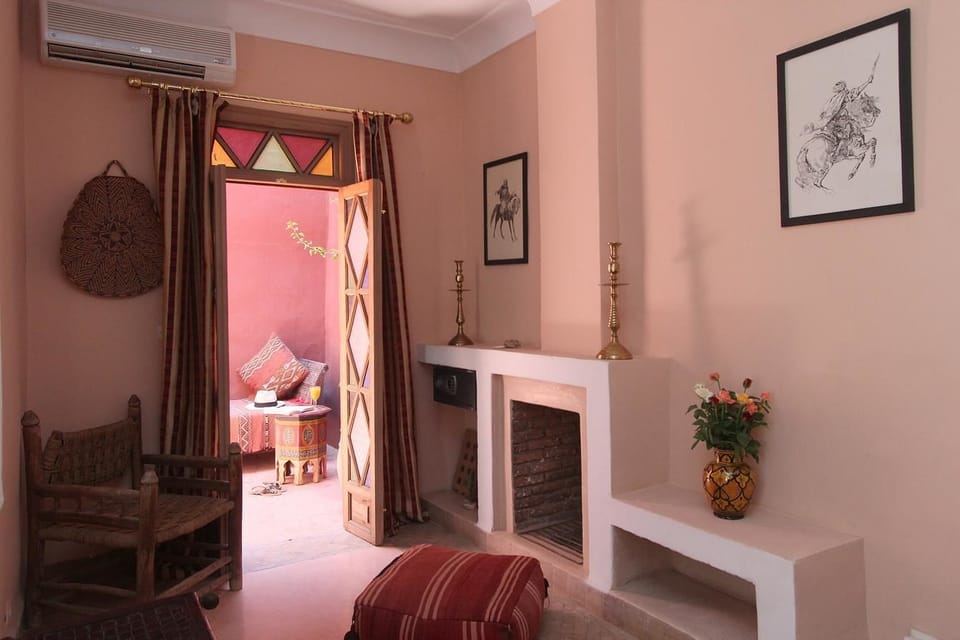 Superior Room, Patio (chocolate) | Living area
