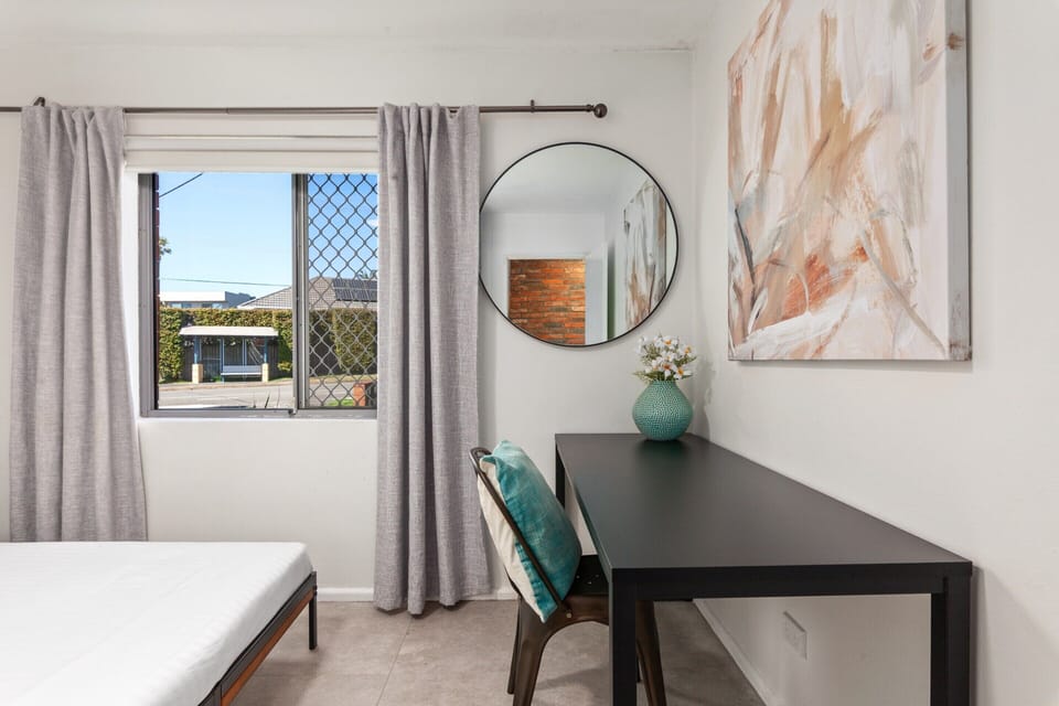 Easy Beach Access From Tranquil Retreat Apartment in Sydney
