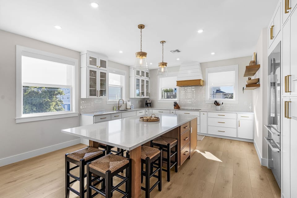 Seating for six at the kitchen island