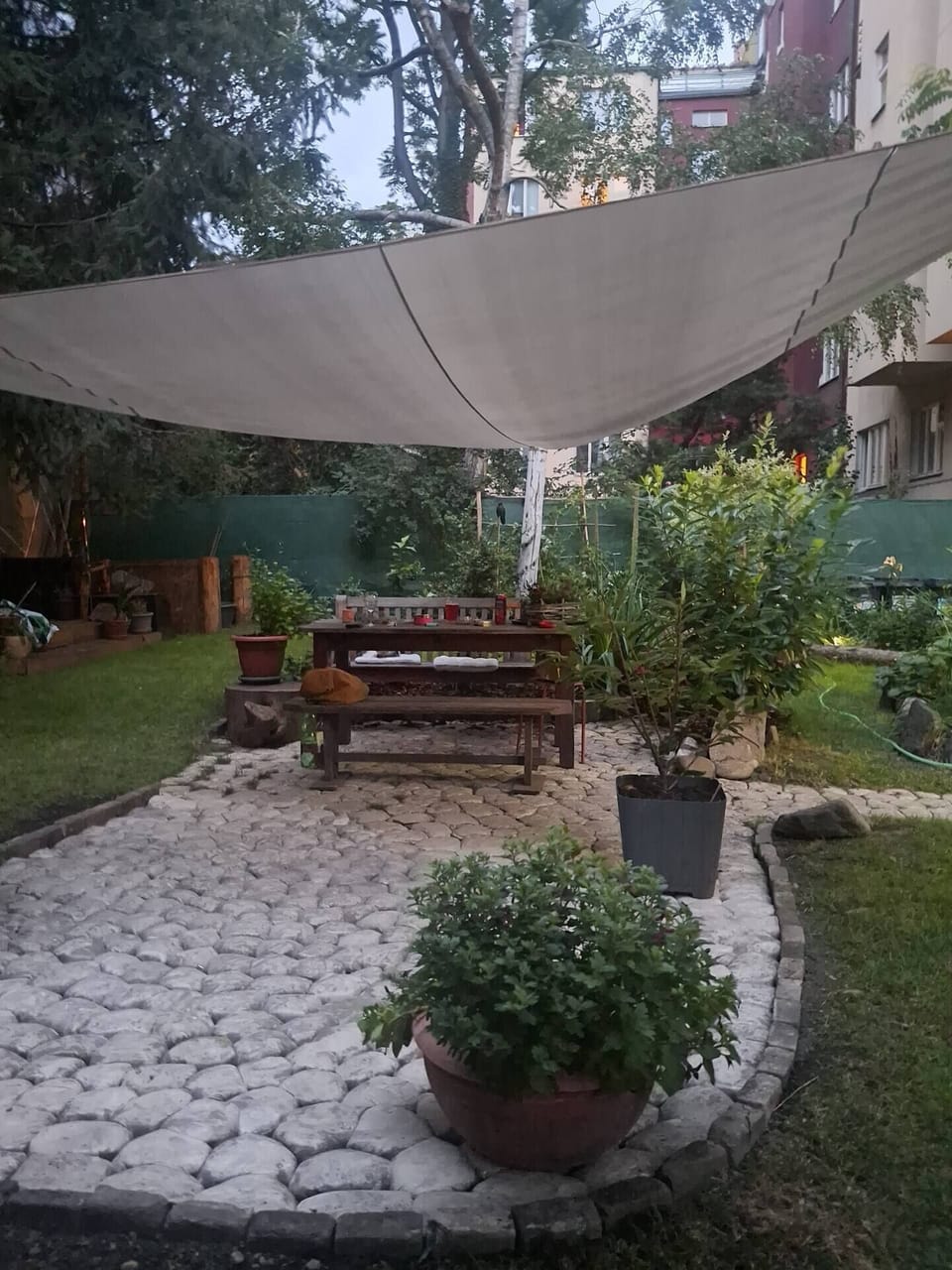 Zahrada ve vnitrobloku