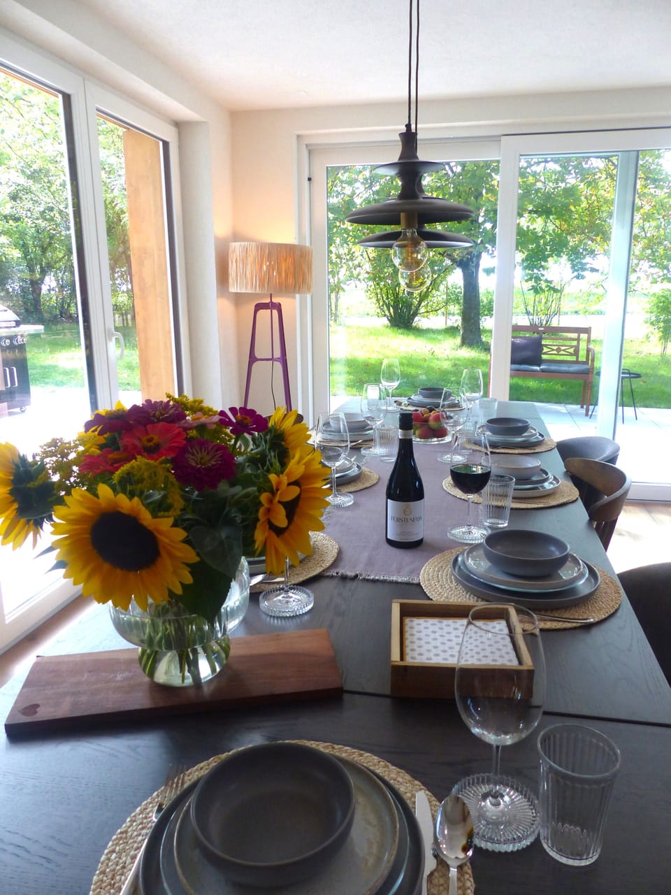 Beautiful country house with a fireplace and a large garden. Vacation with family, friends, and the dog. House in Baden-Württemberg