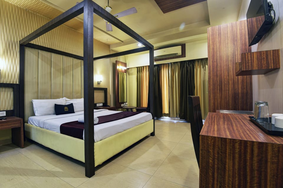 Classic Double Room | Desk, laptop workspace, iron/ironing board, WiFi (free)