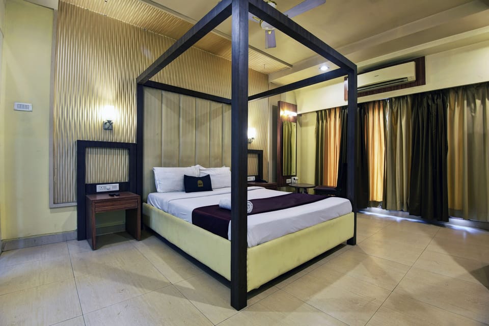 Deluxe Double Room, City View | Desk, laptop workspace, iron/ironing board, WiFi (free)