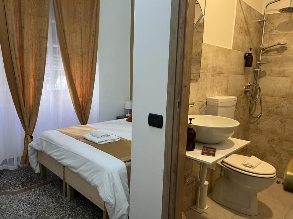Classic Double or Twin Room | Bathroom | Shower, hair dryer, towels, soap