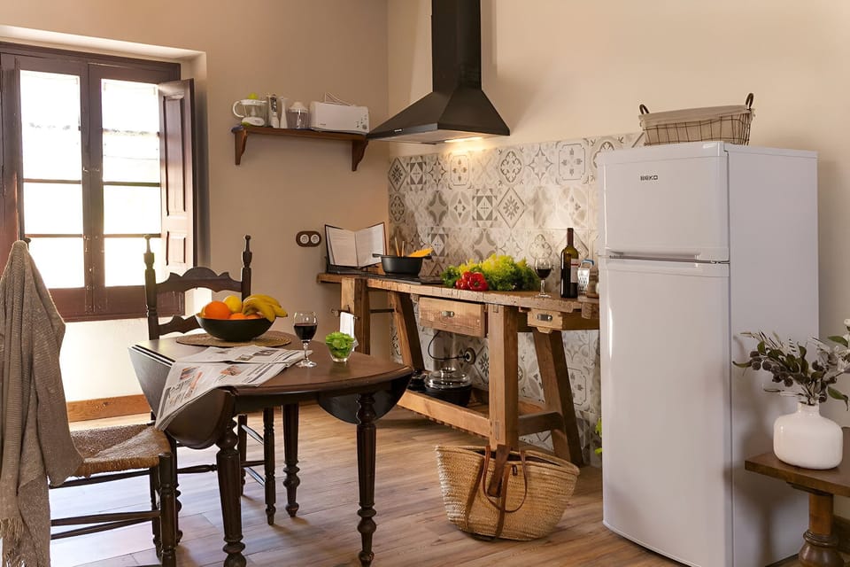 Enjoy a home-cooked meal at your cozy getaway in L’Empordà, surrounded by peace and charm.