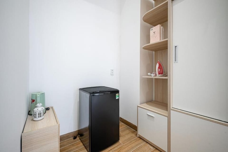 Mini-refrigerator