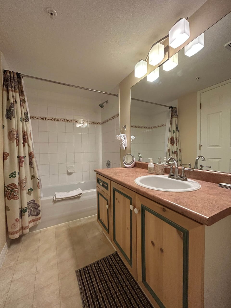 202B Full Bathroom