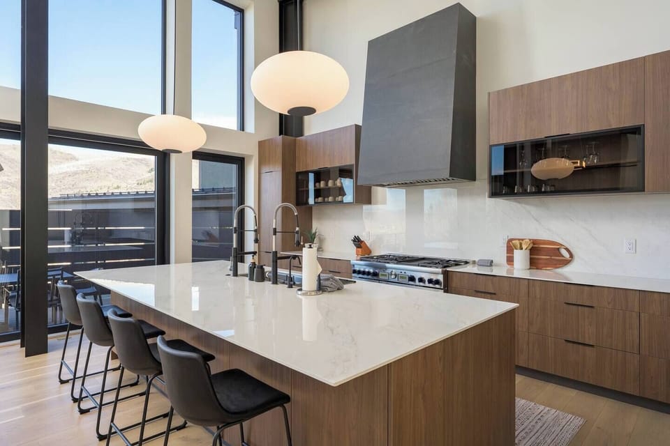 Fully equipped chef`s kitchen with high end appliances and designer finishes