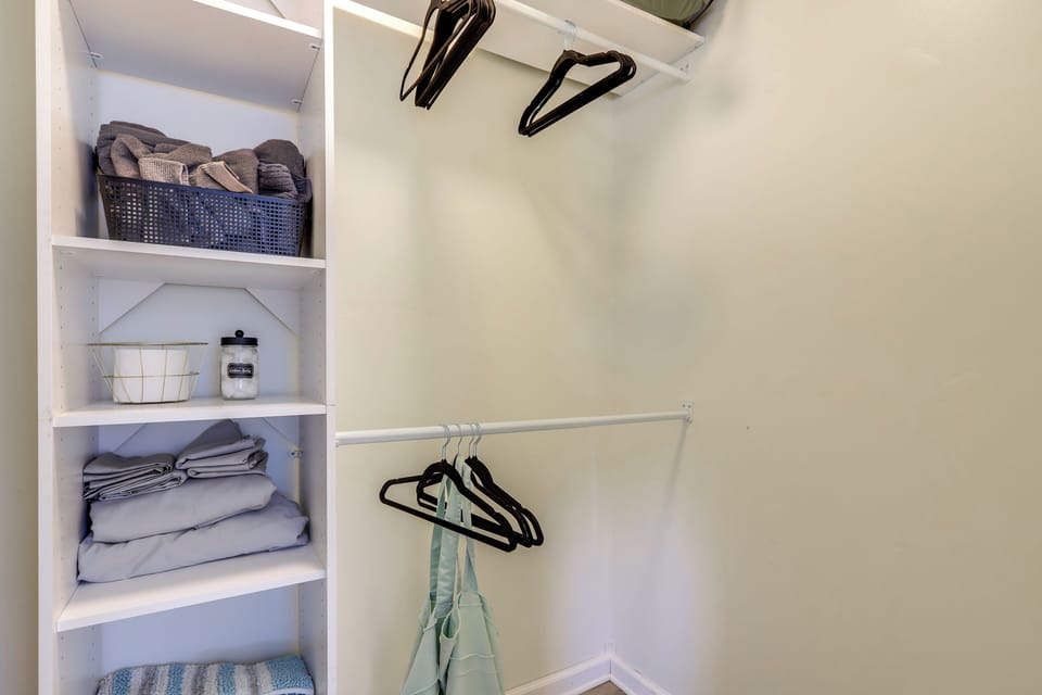Walk-In Closet | Upper Level