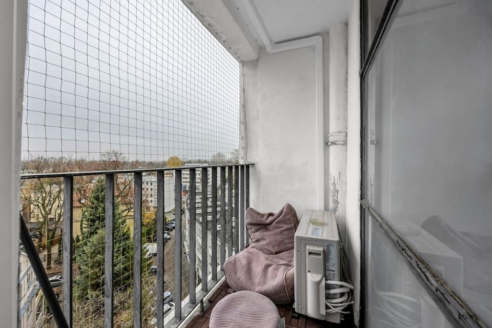 Balcony | Book Now with RENTUJEMY.COM