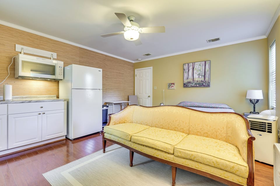 Daphne Vacation Rental | Studio | 1BA | 450 Sq Ft | Step-Free Access