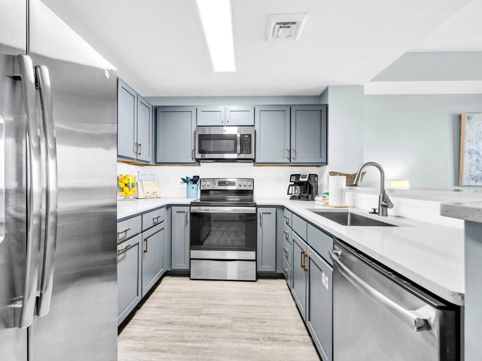 Condo, 1 King Bed with Sofa bed (Calypso 3-2003 - Sunset Bliss) | Private kitchen | Oven, toaster