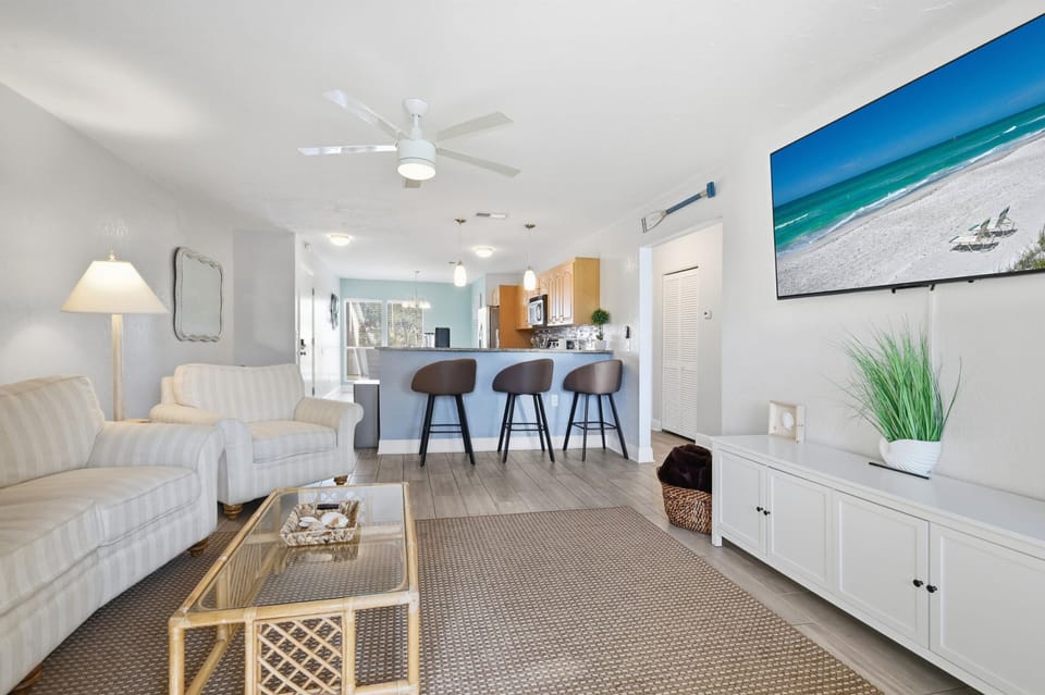 A calm, sun-filled retreat designed for comfort minutes from Siesta Key.