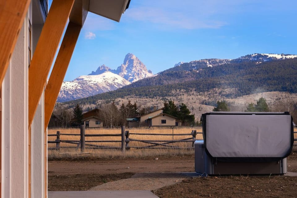 Hot tub with Teton Views