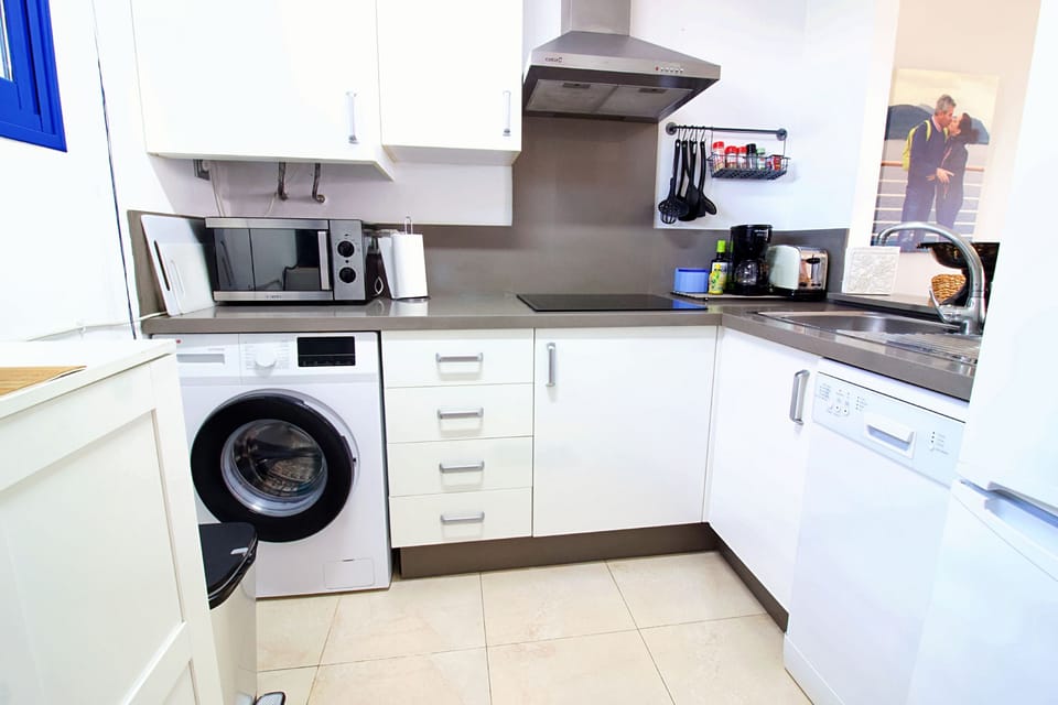 Castillo Bajo apartment %2D Kitchen
