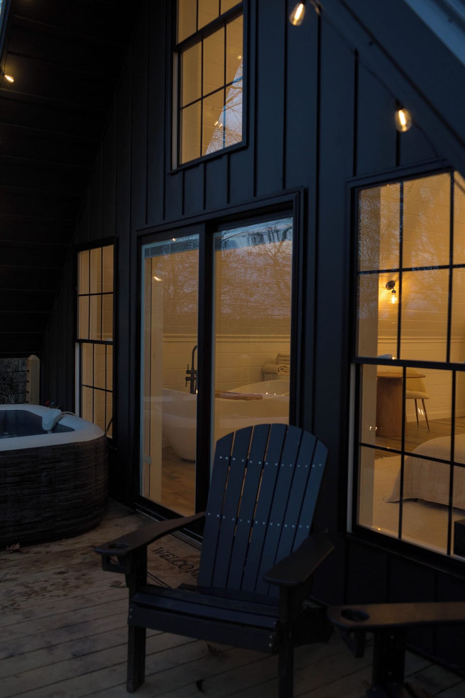 Outdoor spa tub
