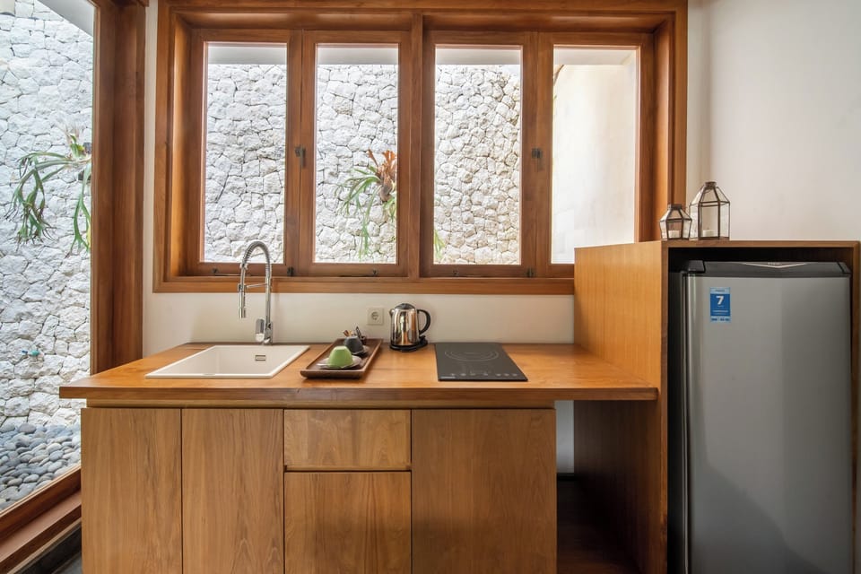 Villa, 2 Bedrooms, Private Pool, Garden View | Private kitchenette | Mini-fridge, coffee/tea maker, electric kettle