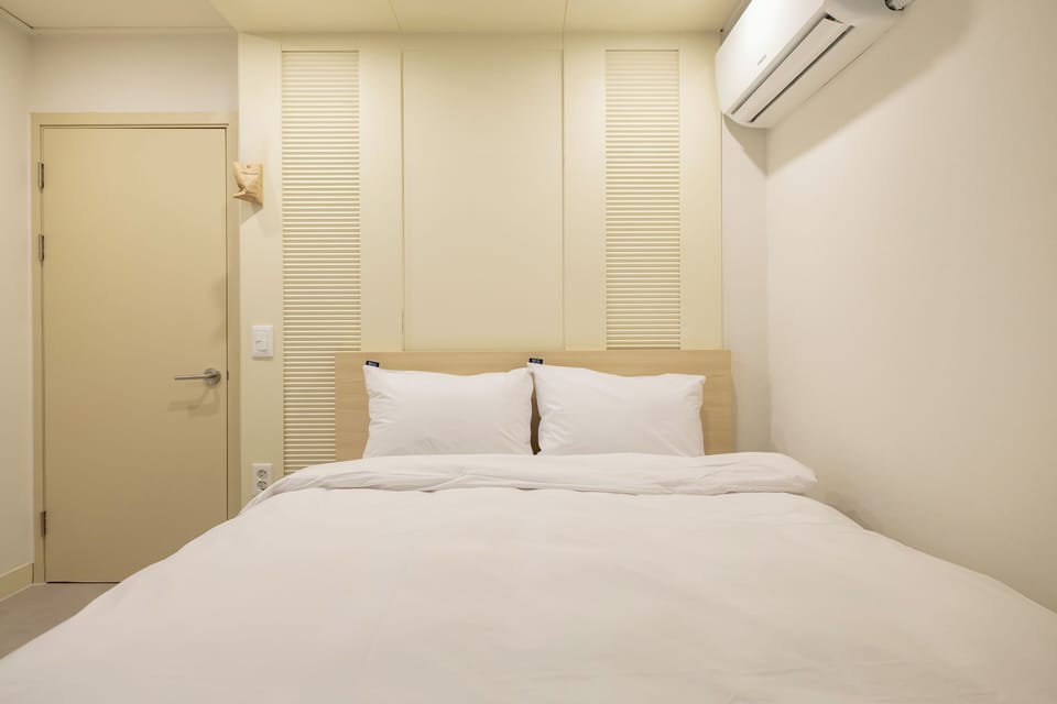 Standard Double Room, Air conditioning, City View | Free WiFi