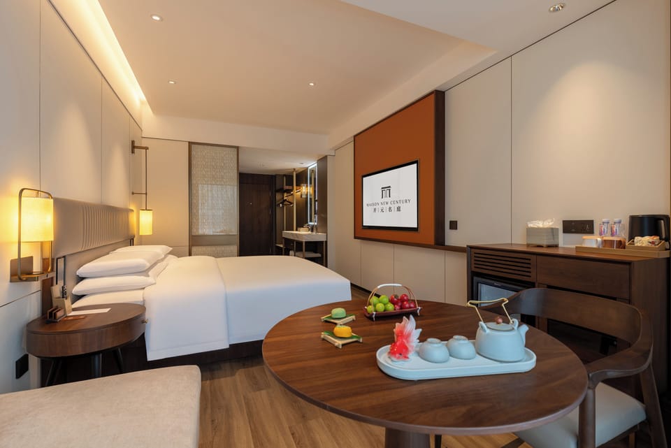 Executive Room, 1 Queen Bed, Housekeeping, Executive Level | Laptop workspace, blackout drapes, soundproofing