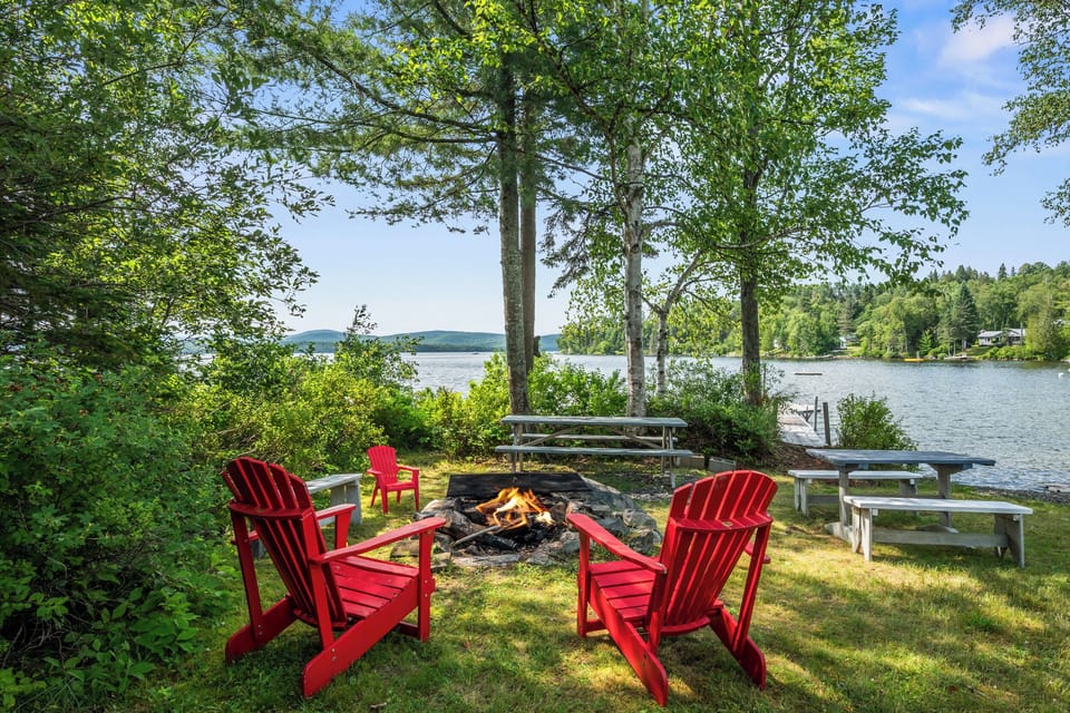 Fire pit & outdoor seating