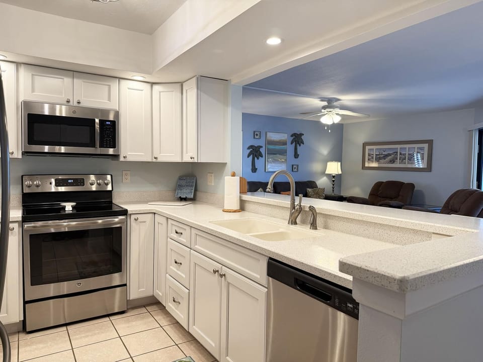 La Coquina Gulf-Front – Beach, Pool & Sunset Views (5895)