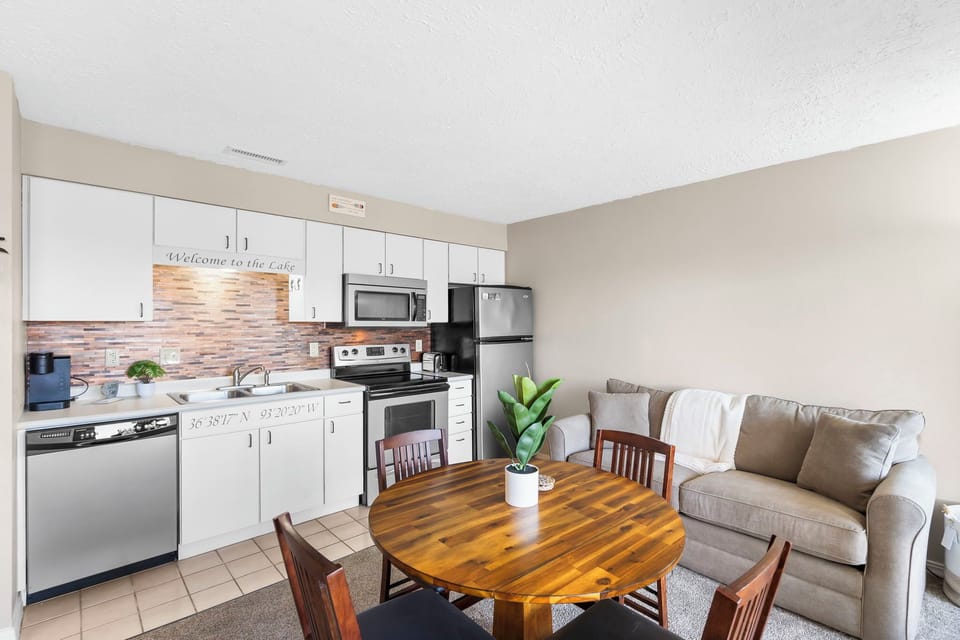 Fully Equipped Kitchen, Dining Table, Sleeper Sofa