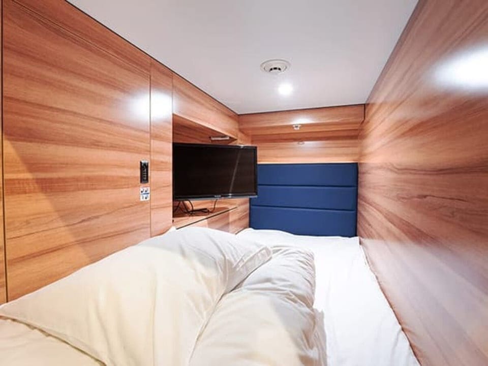 Capsule Room for Male, Non Smoking | Free WiFi