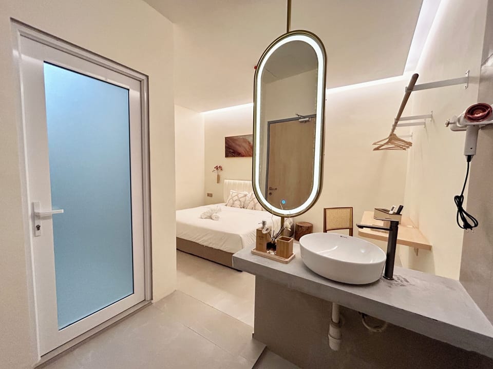 Superior Room, 1 King Bed | Free WiFi