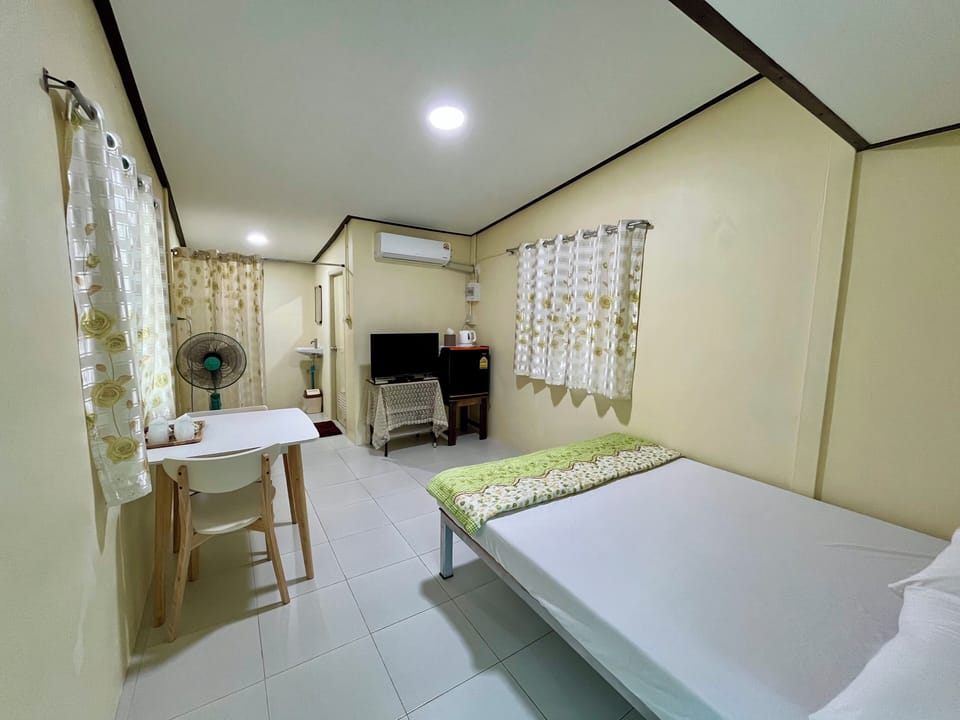 Classic Room, Garden View, Courtyard Area | Blackout drapes, rollaway beds, free WiFi, bed sheets