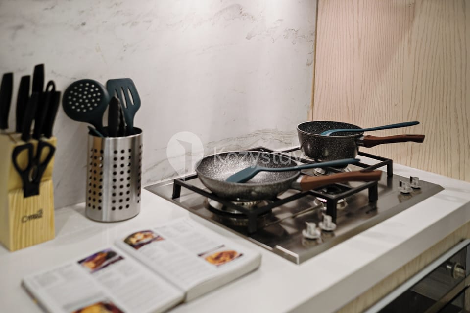 Apartment, 2 Bedrooms, City View | Private kitchen | Full-size fridge, microwave, oven, stovetop