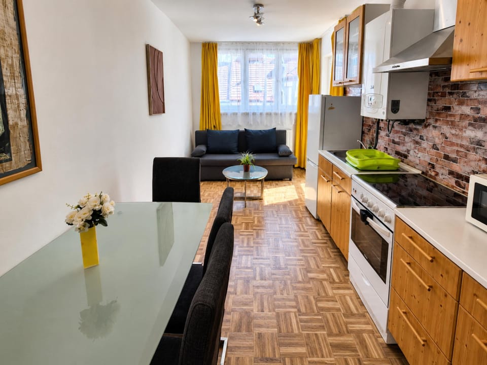 Basic Apartment | In-room dining