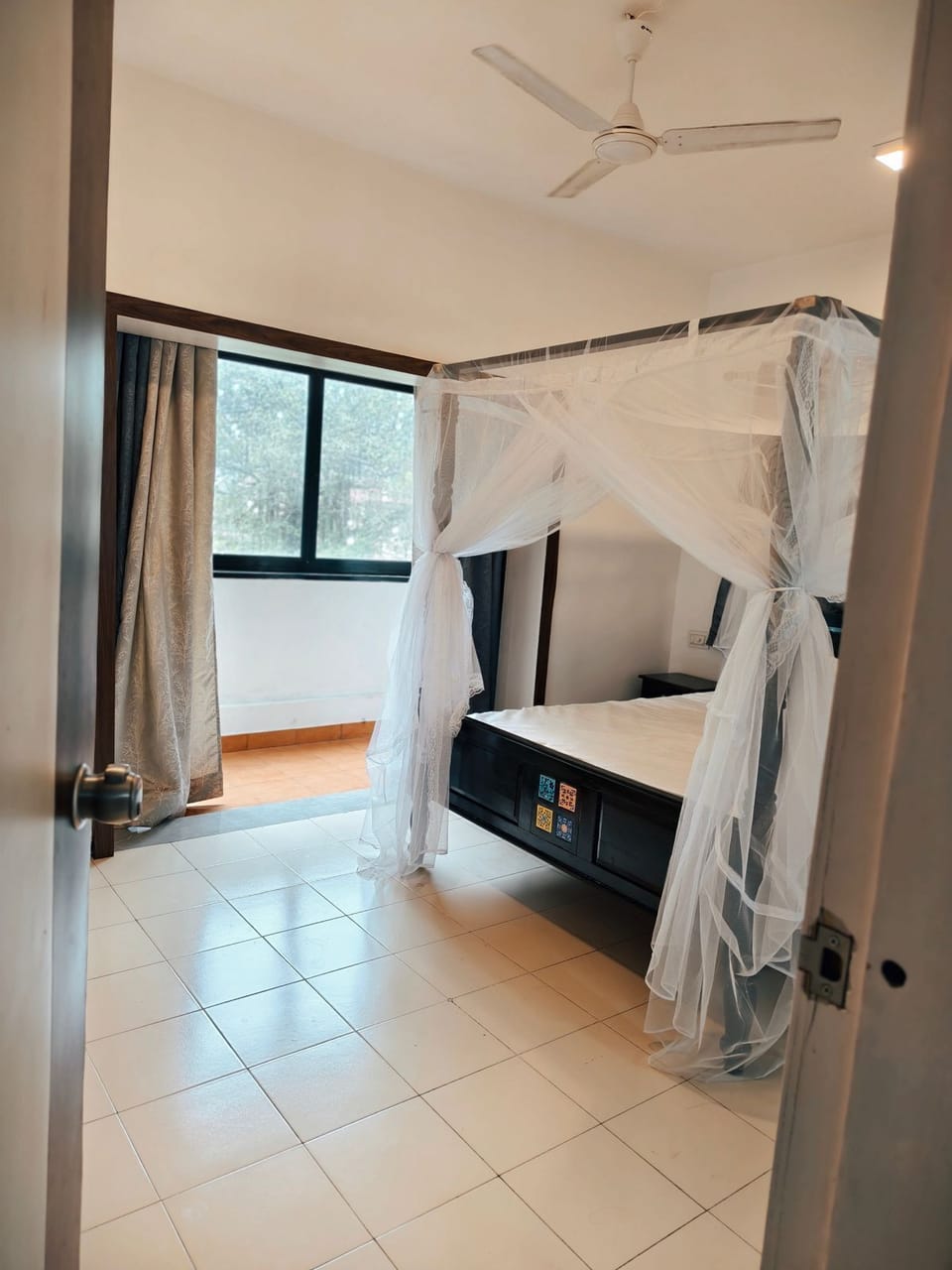 Luxury Apartment | Rollaway beds, free WiFi, bed sheets