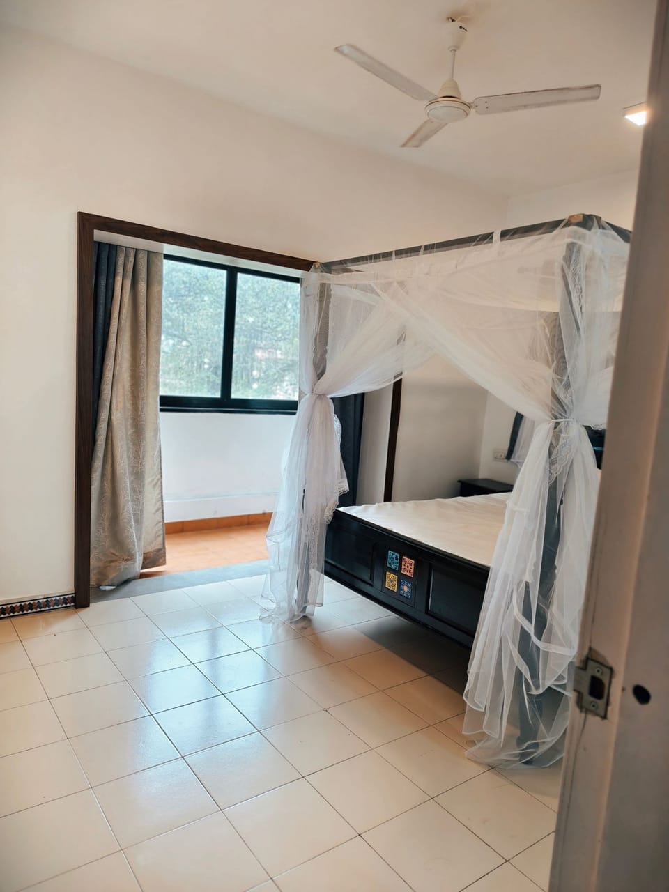 Luxury Apartment | Rollaway beds, free WiFi, bed sheets
