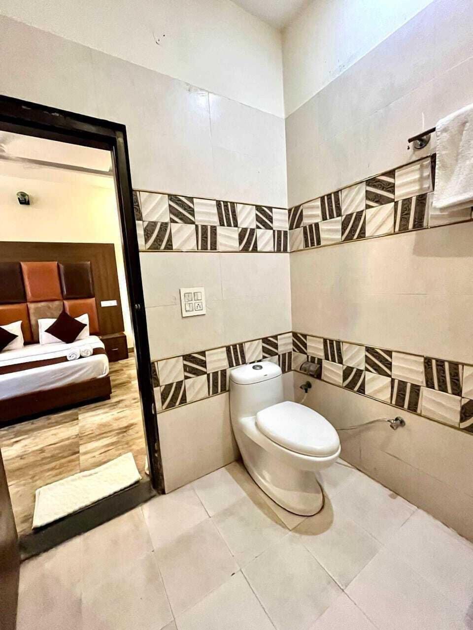 Deluxe Double Room | Bathroom