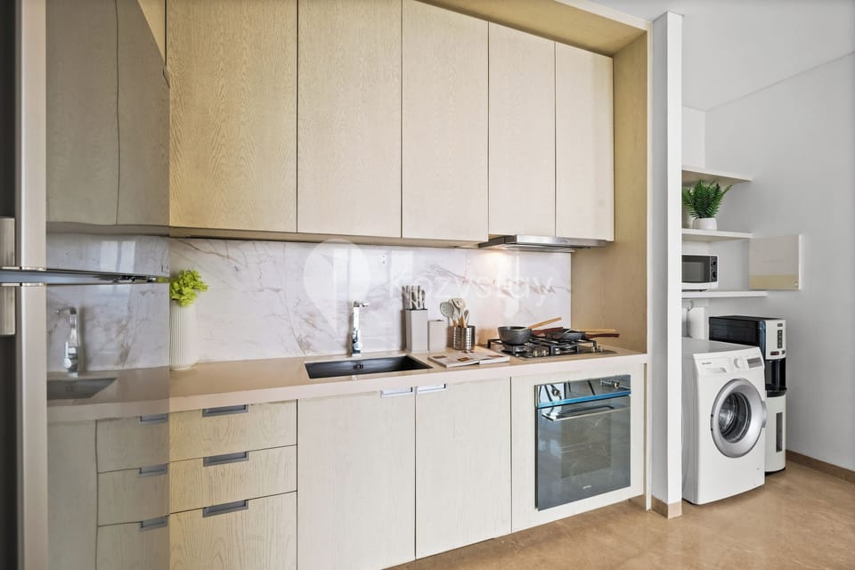 Apartment, 1 Bedroom, City View | Private kitchen | Full-size fridge, microwave, oven, stovetop