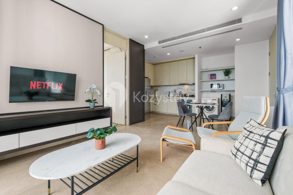 Apartment, 1 Bedroom, City View | Living area | Smart TV, Netflix, streaming services