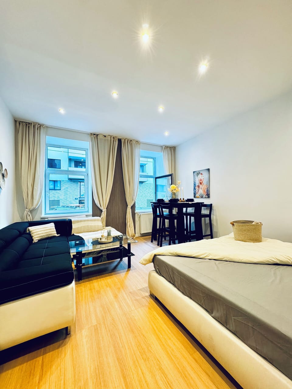 Basic Apartment | Iron/ironing board