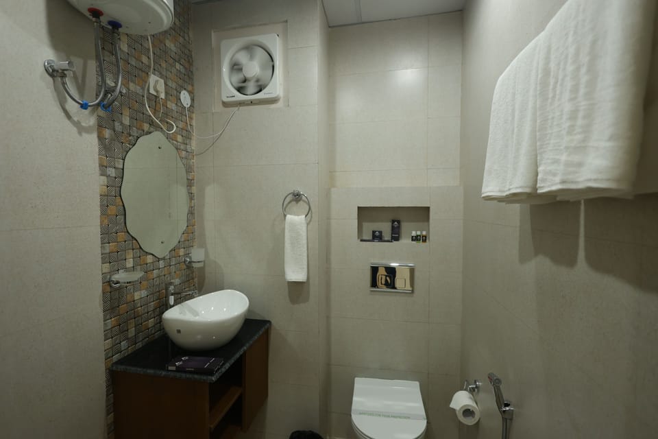 Superior Double Room, Balcony, Mountain View | Bathroom | Shower, towels, soap, shampoo
