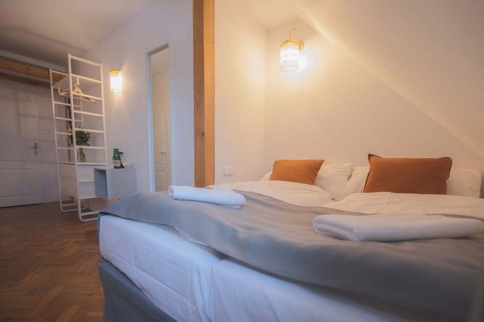 Standard Triple Room, Hill View | Desk, cribs/infant beds, free WiFi, bed sheets