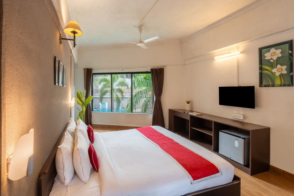 Deluxe Room, Balcony | Desk, free WiFi