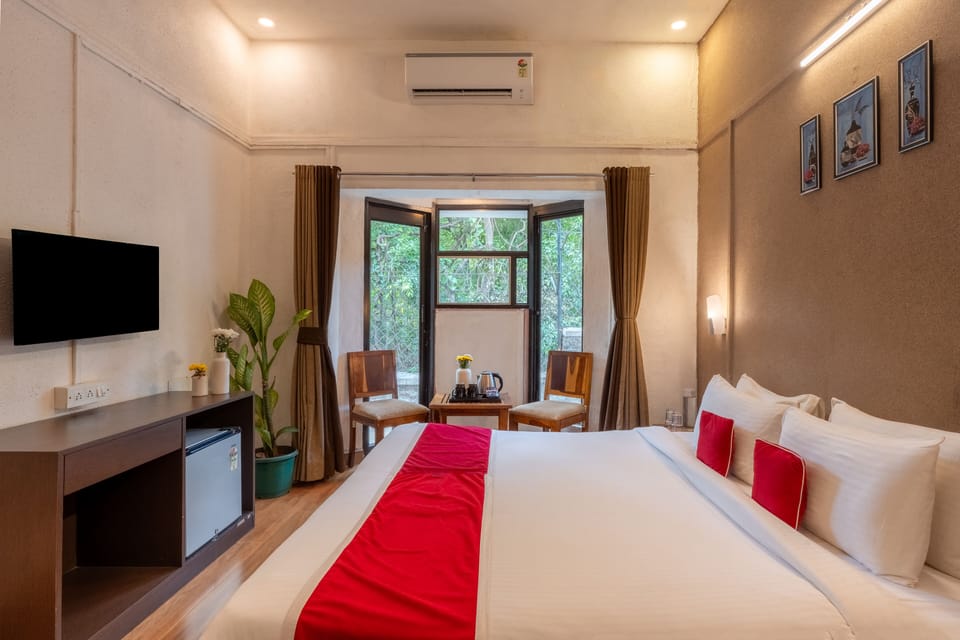 Family Apartment | Desk, free WiFi