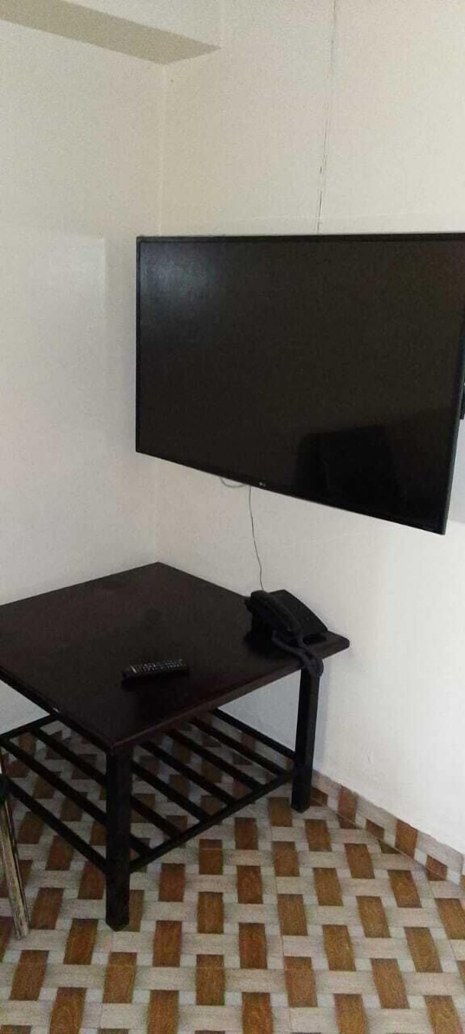 Laptop workspace, free WiFi