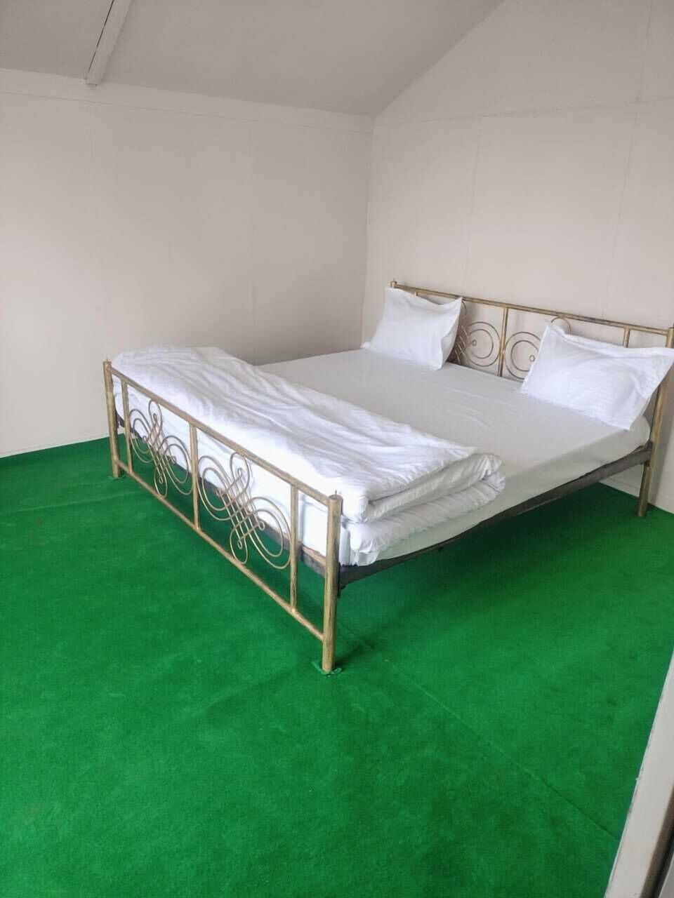 Cottage | Rollaway beds, bed sheets
