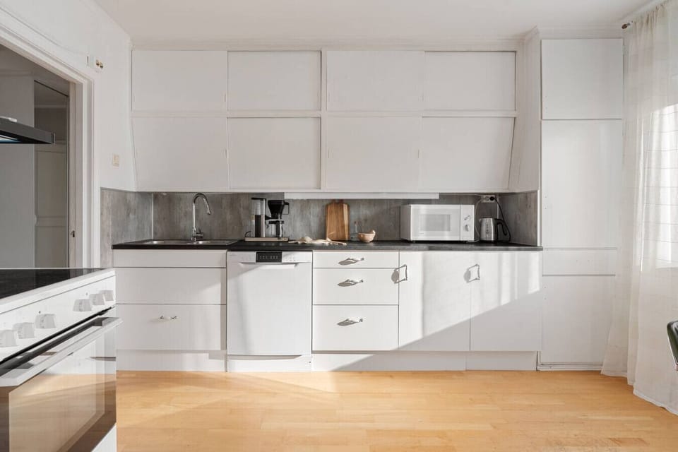 Full size kitchen