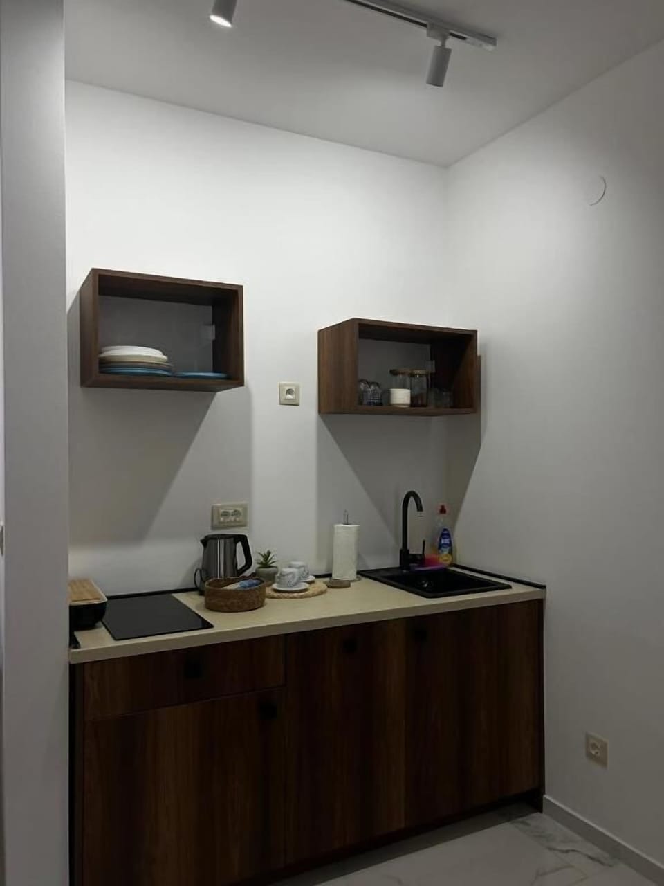 Standard Studio, Balcony, Sea View | Private kitchen | Electric kettle