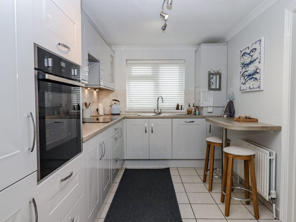 Fridge, microwave, dishwasher, toaster