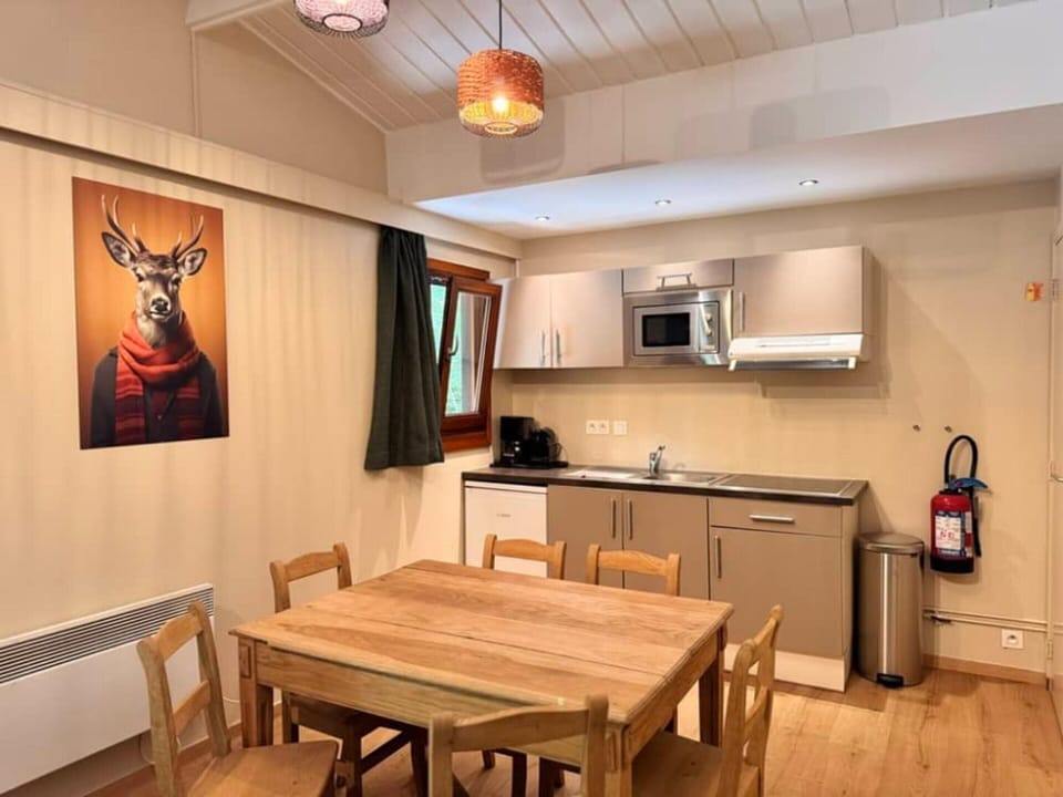 Chalet | Dining