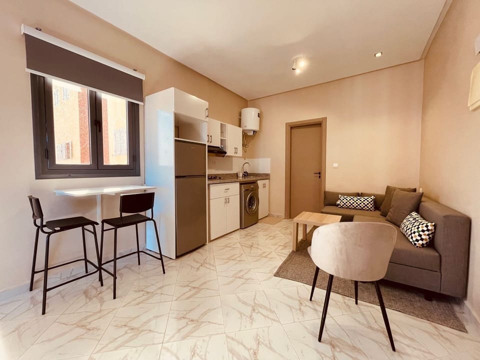 Studio, Balcony, City View | Private kitchen