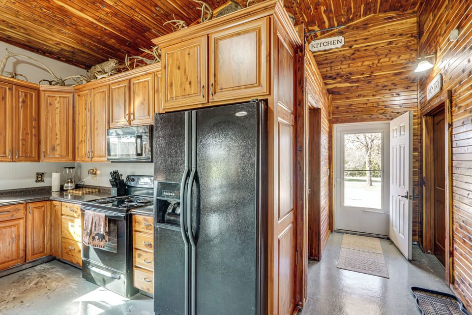 House (2 Bedrooms) | Interior