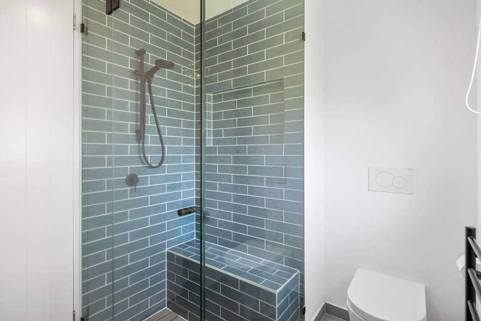 Apartment, 2 Bedrooms, Balcony | Bathroom | Shower, rainfall showerhead